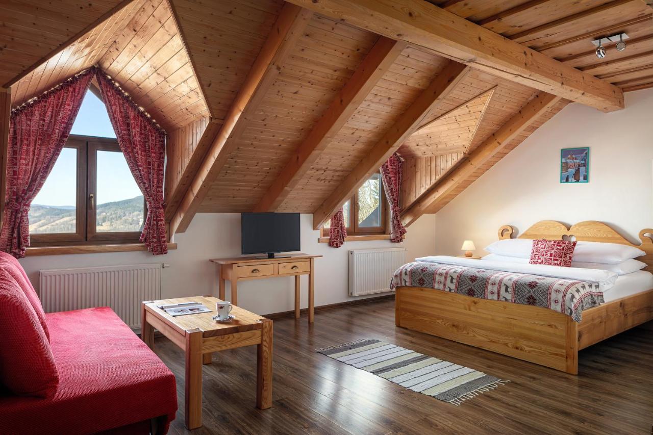 Hotel Krizovy Vrch เยเซนิค ภายนอก รูปภาพ