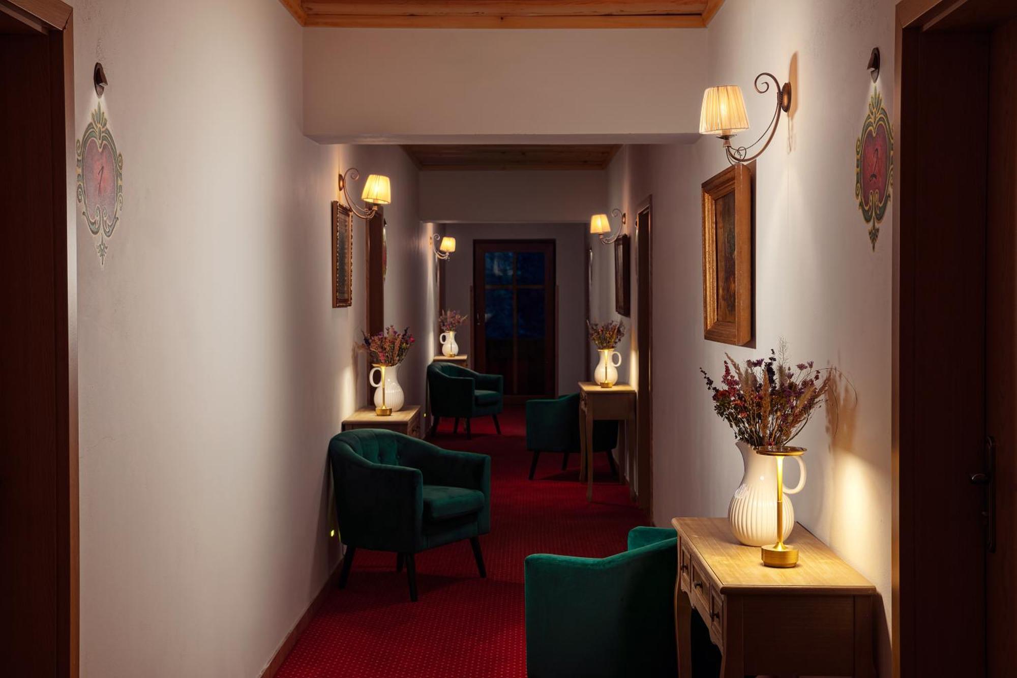 Hotel Krizovy Vrch เยเซนิค ภายนอก รูปภาพ